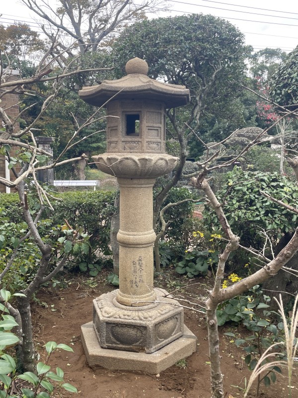 柚ノ木形・西之屋形・勧修寺形・梟の置燈籠を設置サムネイル