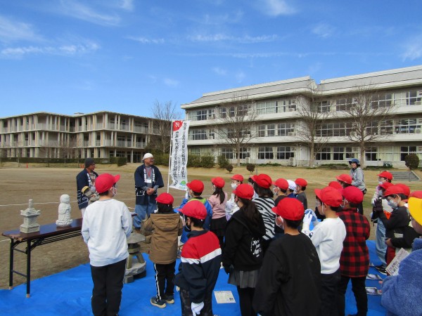 桃山学園での石に関する授業サムネイル
